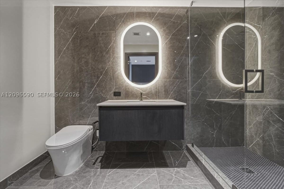 Condo — 20 11th St #2411, Miami, FL 33132