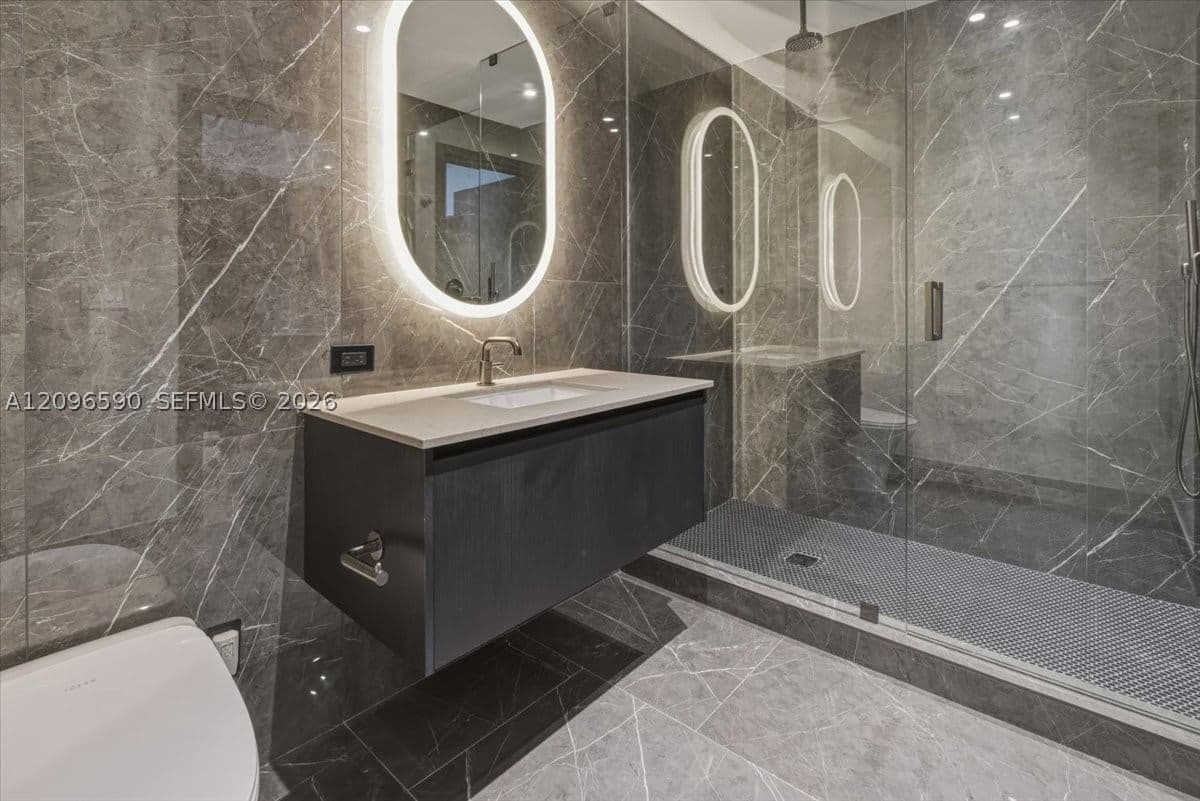 Condo — 20 11th St #2411, Miami, FL 33132