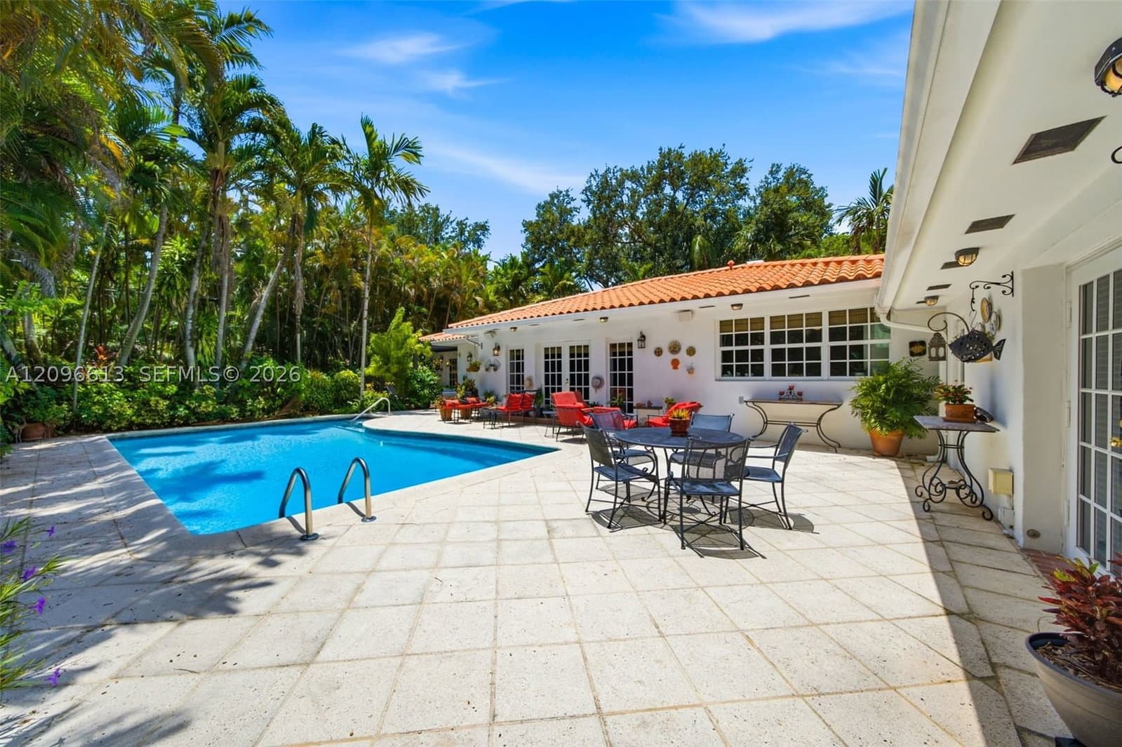 4+1 Müstakil ev — 2301 Greenway Drive, Coral Gables, FL 33134
