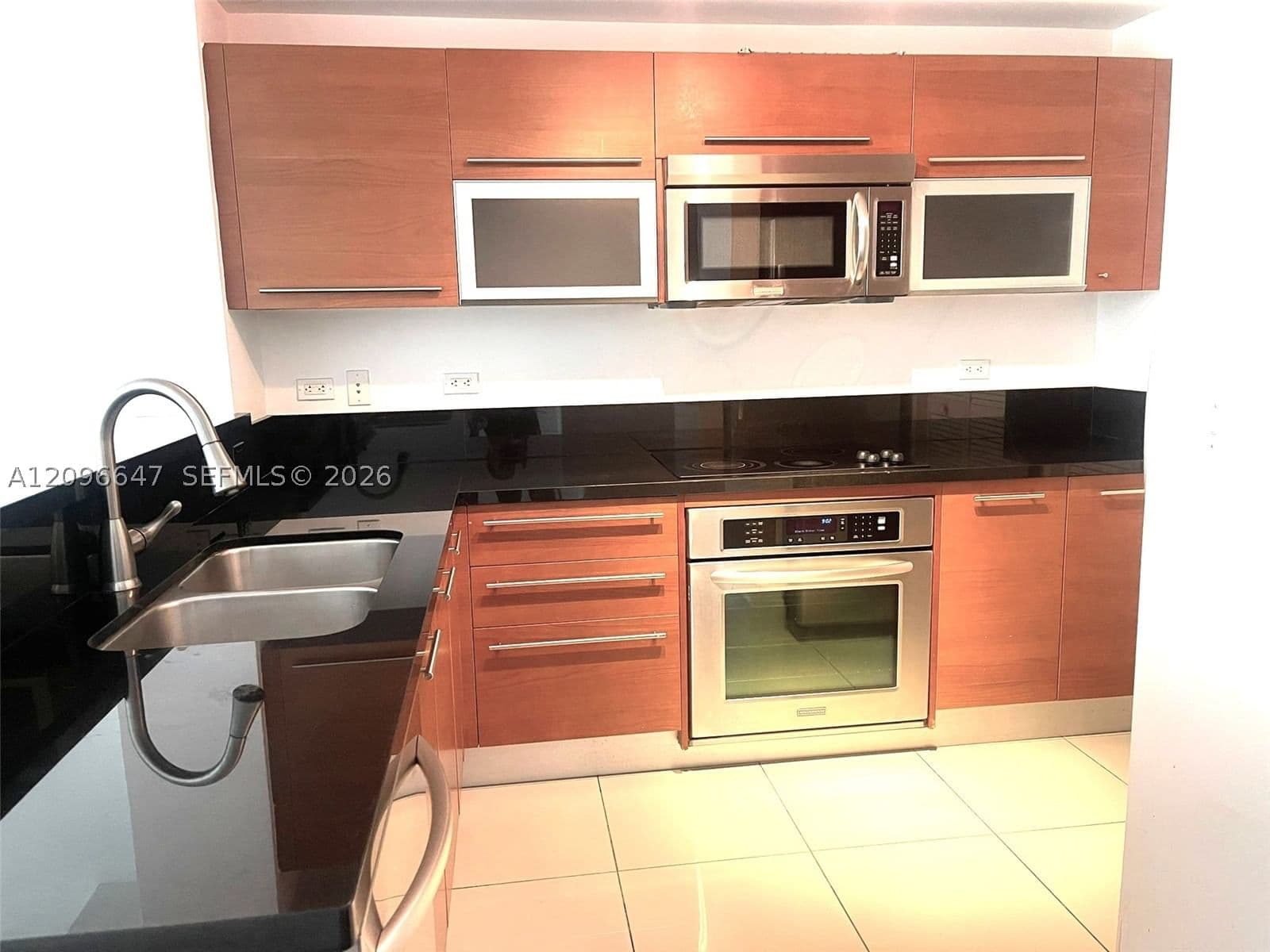 1+1 Condo — 253 2nd St #1004, Miami, FL 33132