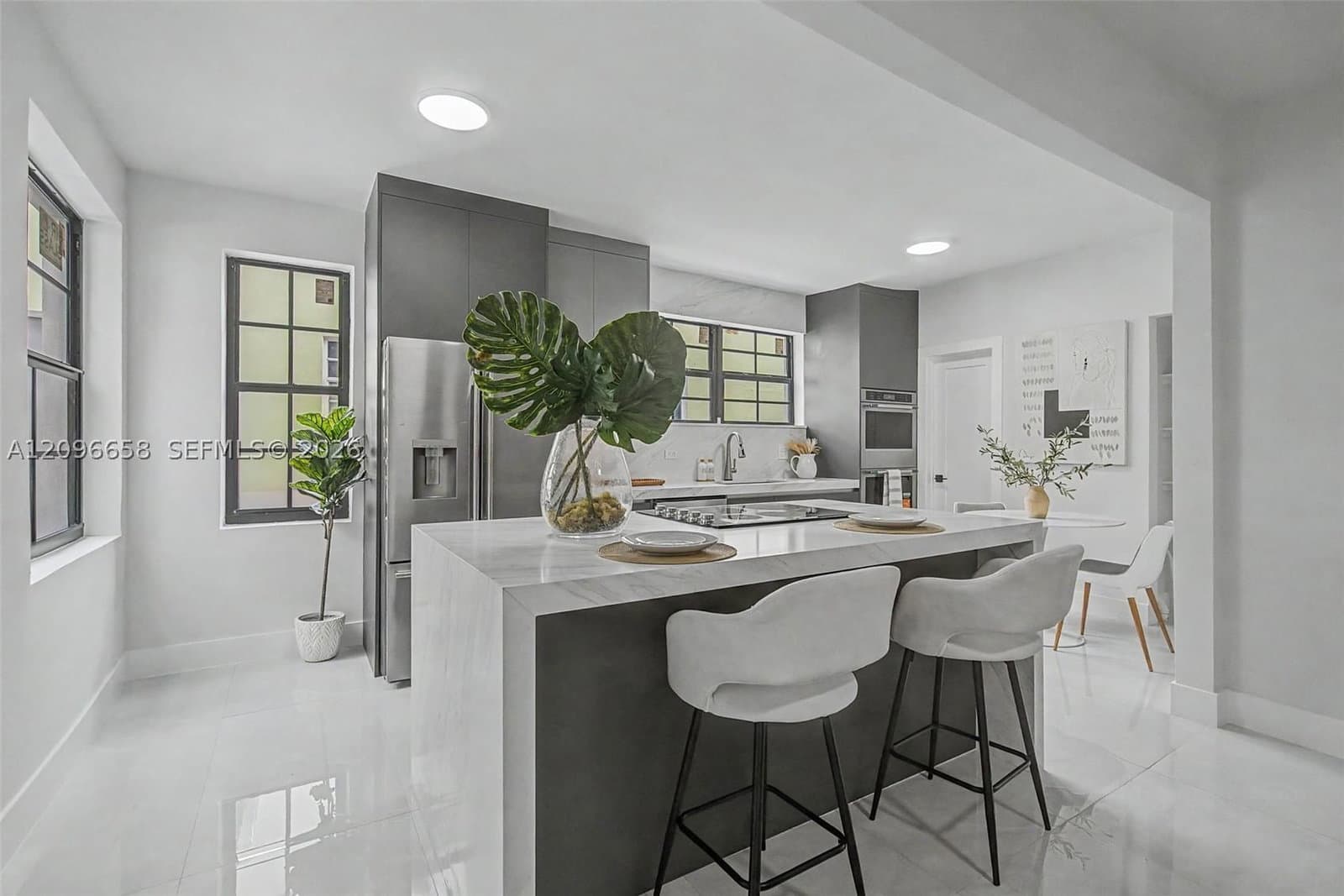 3+1 Müstakil ev — 817 Lorca St, Coral Gables, FL 33134