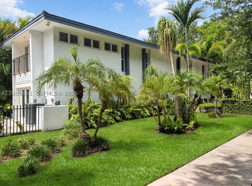 4+1 Müstakil ev — 1226 San Miguel Ave #1226, Coral Gables, FL 33134