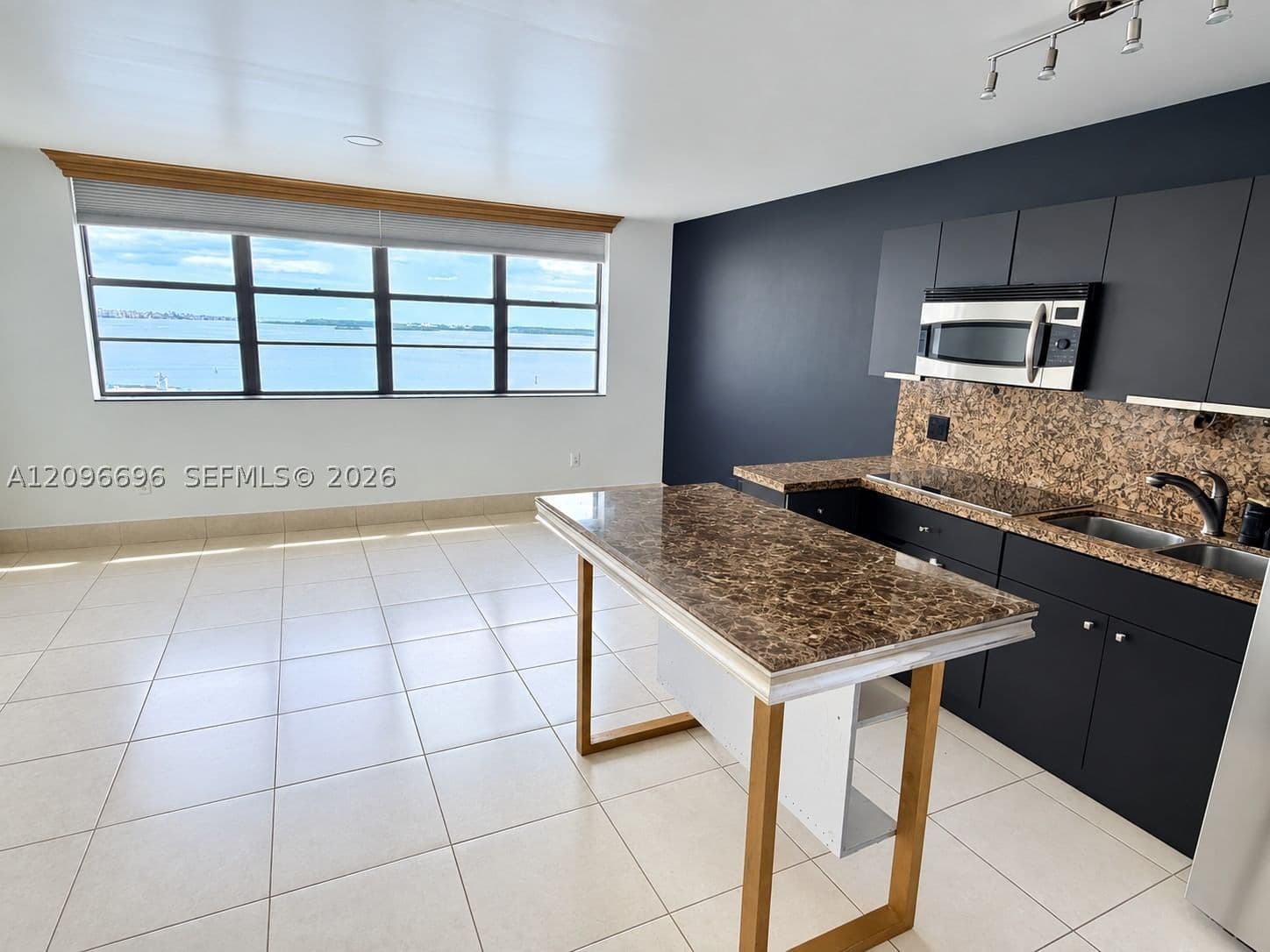 Condo — 999 Brickell Bay Dr #1703, Miami, FL 33131
