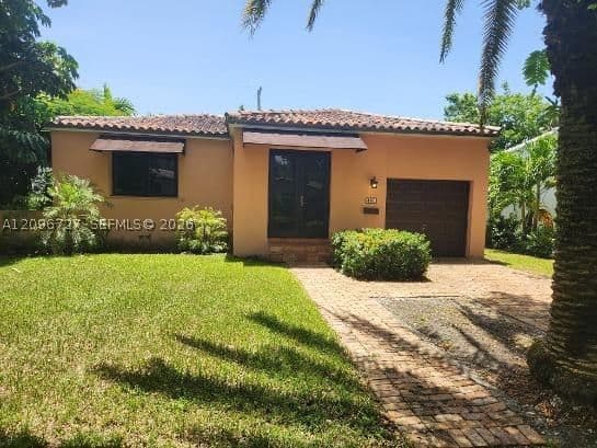 2+1 Müstakil ev — 448 Cadagua Ave, Coral Gables, FL 33146