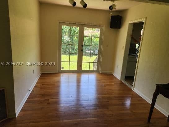 2+1 Müstakil ev — 448 Cadagua Ave, Coral Gables, FL 33146