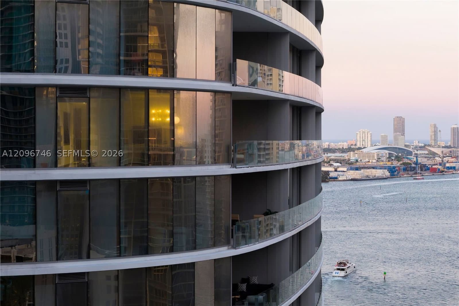 3+1 Condo — 300 Biscayne Blvd Way #2107, Miami, FL 33131