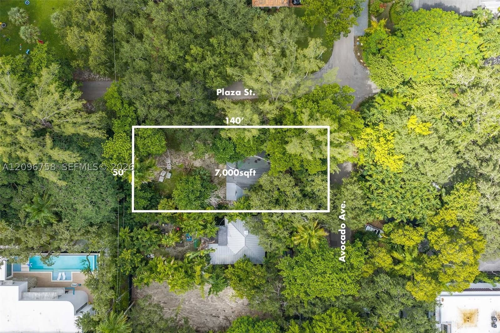 2+1 Müstakil ev — 3598 Avocado Ave, Miami, FL 33133