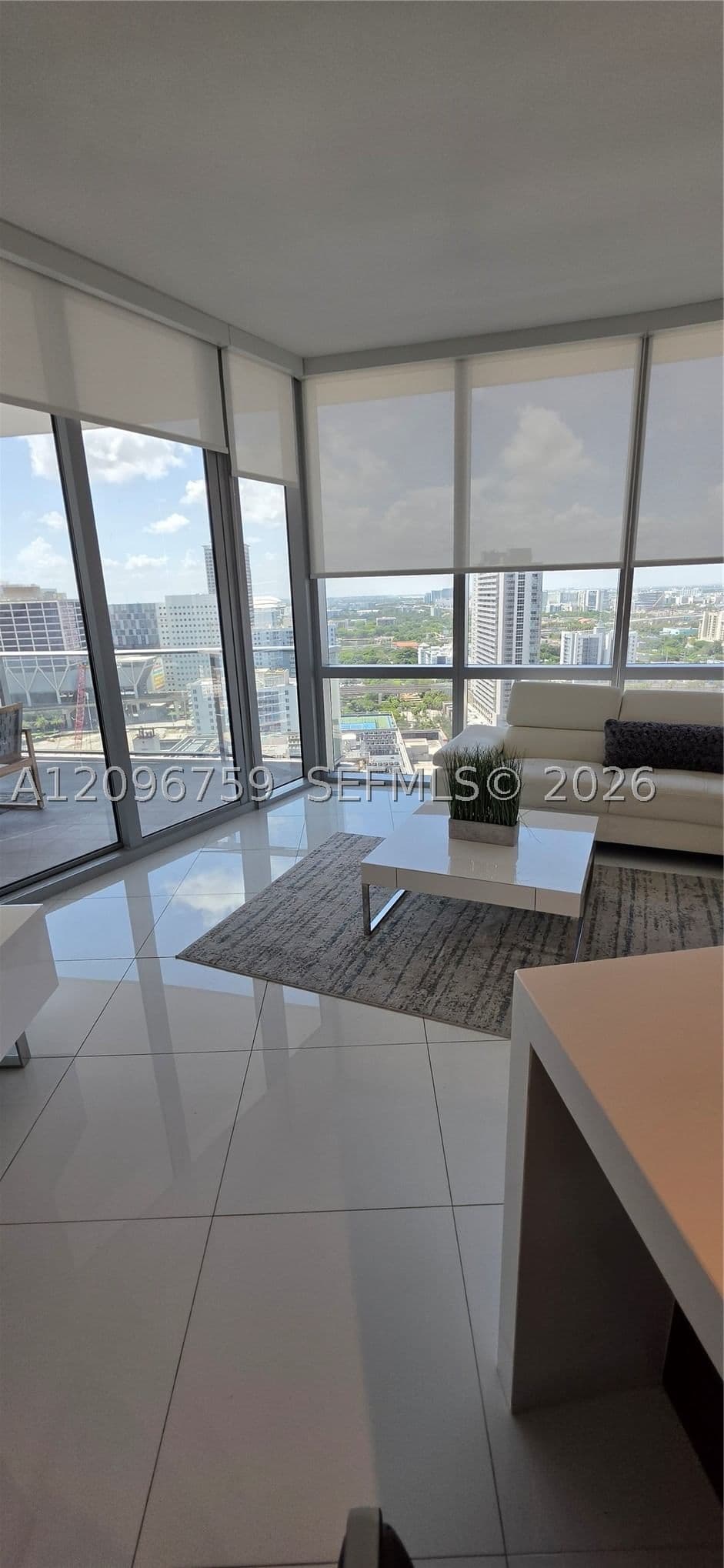 1+1 Condo — 851 1st Ave #2104, Miami, FL 33132