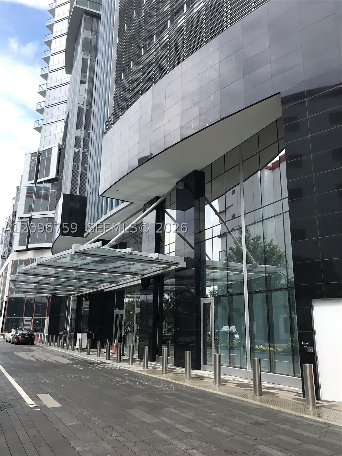 1+1 Condo — 851 1st Ave #2104, Miami, FL 33132