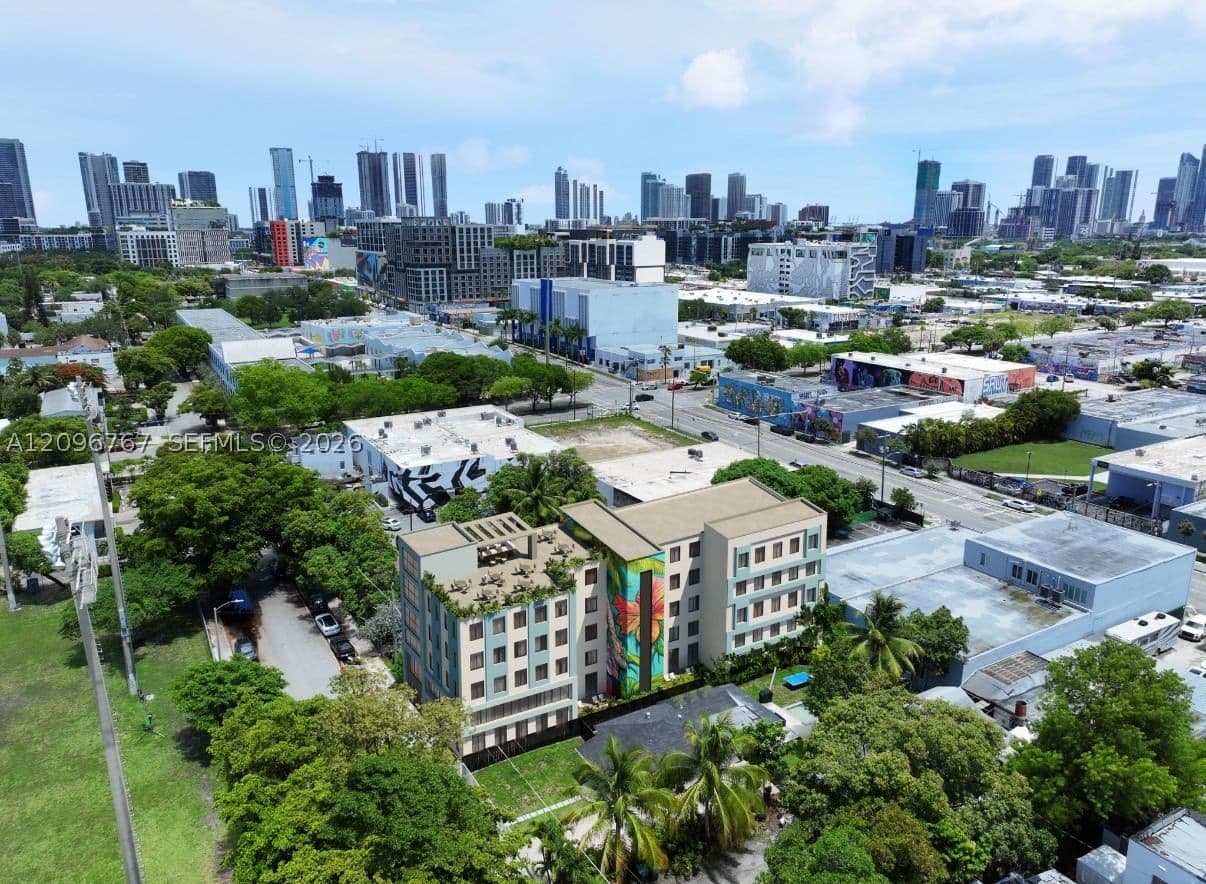 Mülk — 550 30th St, Miami, FL 33127