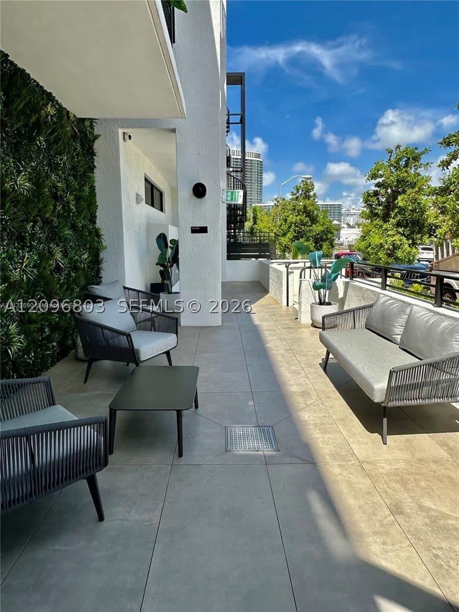 1+1 Condo — 1030 15th St #316, Miami Beach, FL 33139