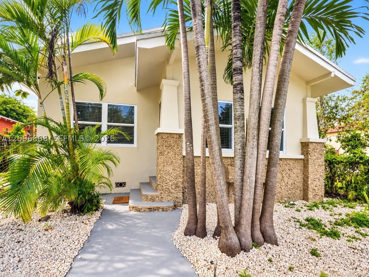 3+1 Müstakil ev — 4508 1st Ave, Miami, FL 33127