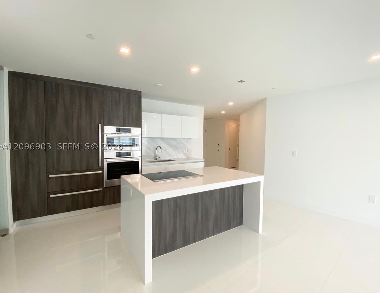 2+1 Condo — 851 1st Ave #3609, Miami, FL 33132