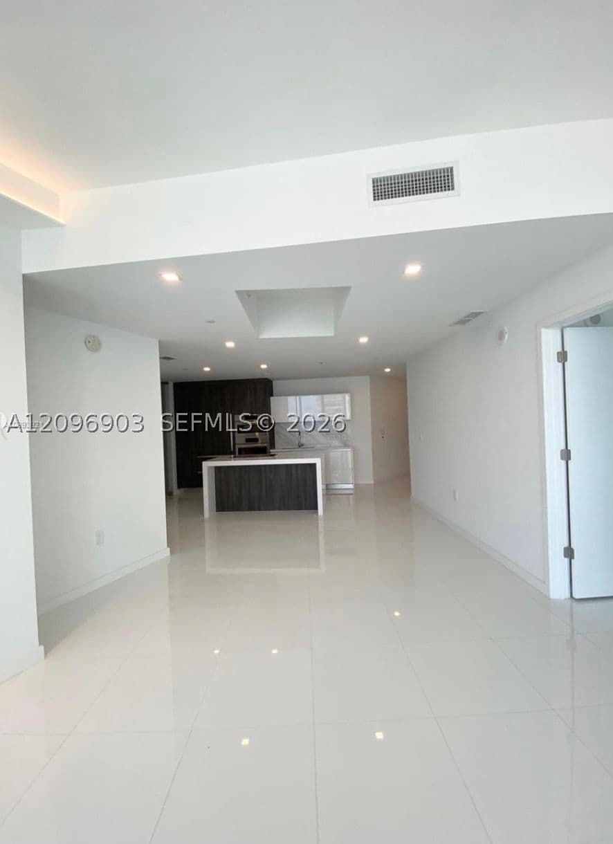 2+1 Condo — 851 1st Ave #3609, Miami, FL 33132