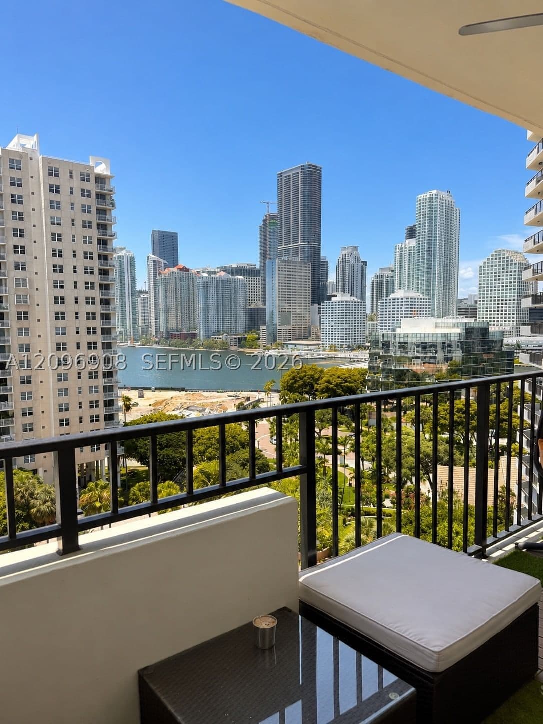 2+1 Condo — 520 Brickell Key Dr #A1205, Miami, FL 33131