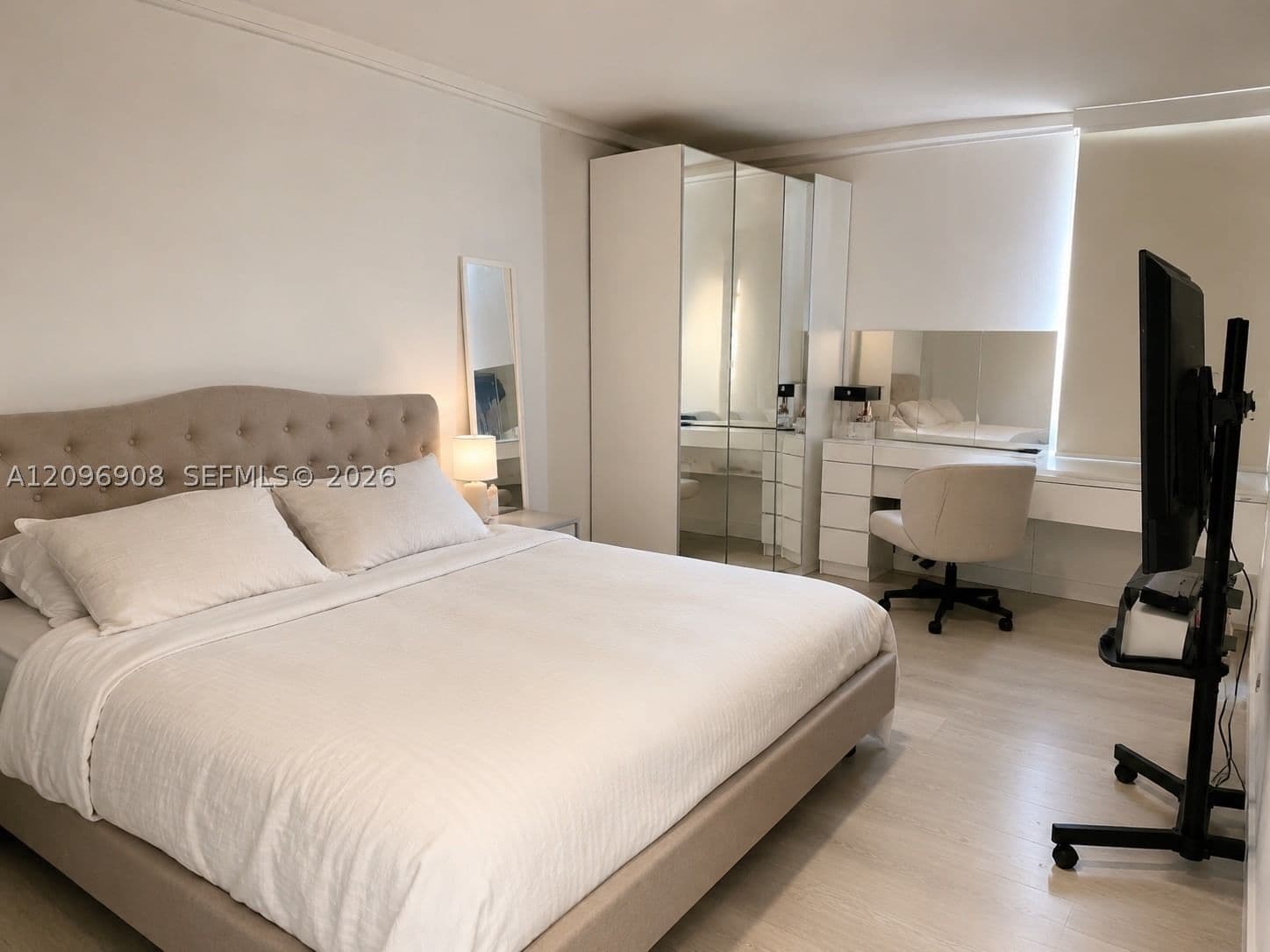 2+1 Condo — 520 Brickell Key Dr #A1205, Miami, FL 33131