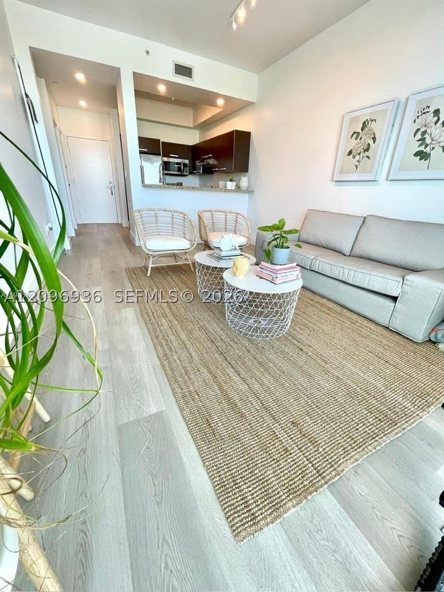 1+1 Condo — 2525 3rd Ave #903, Miami, FL 33129