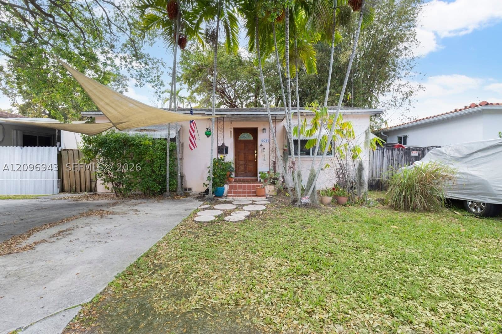 2+1 Müstakil ev — 2710 28th Ct, Miami, FL 33133