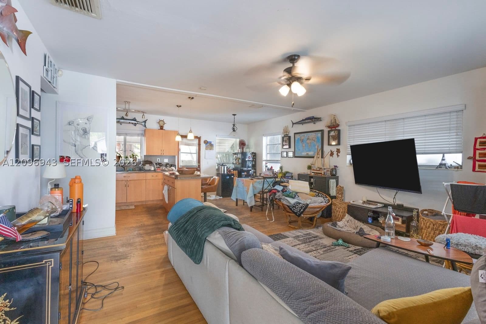 2+1 Müstakil ev — 2710 28th Ct, Miami, FL 33133