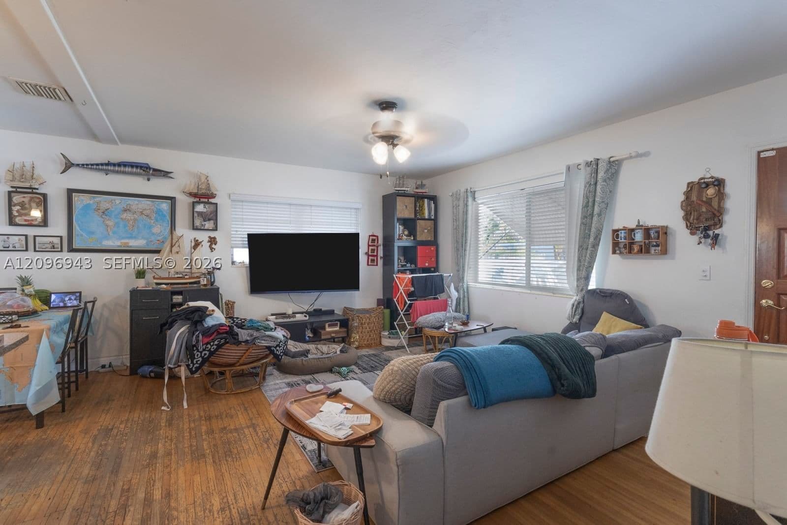 2+1 Müstakil ev — 2710 28th Ct, Miami, FL 33133