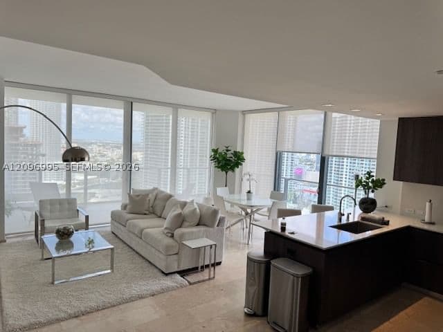 2+1 Daire — 68 6th St #2412, Miami, FL 33131