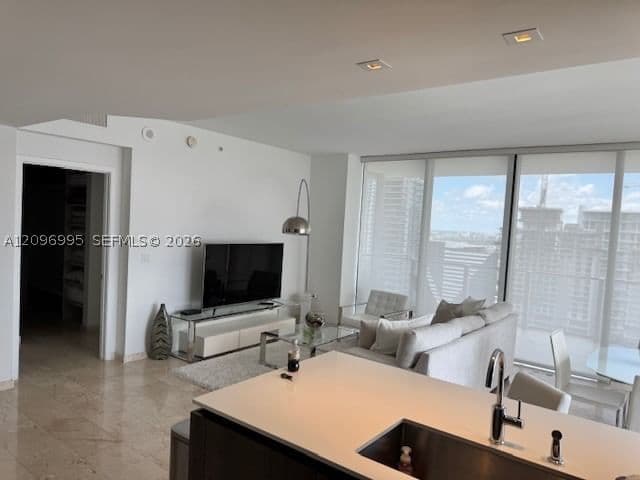 2+1 Daire — 68 6th St #2412, Miami, FL 33131