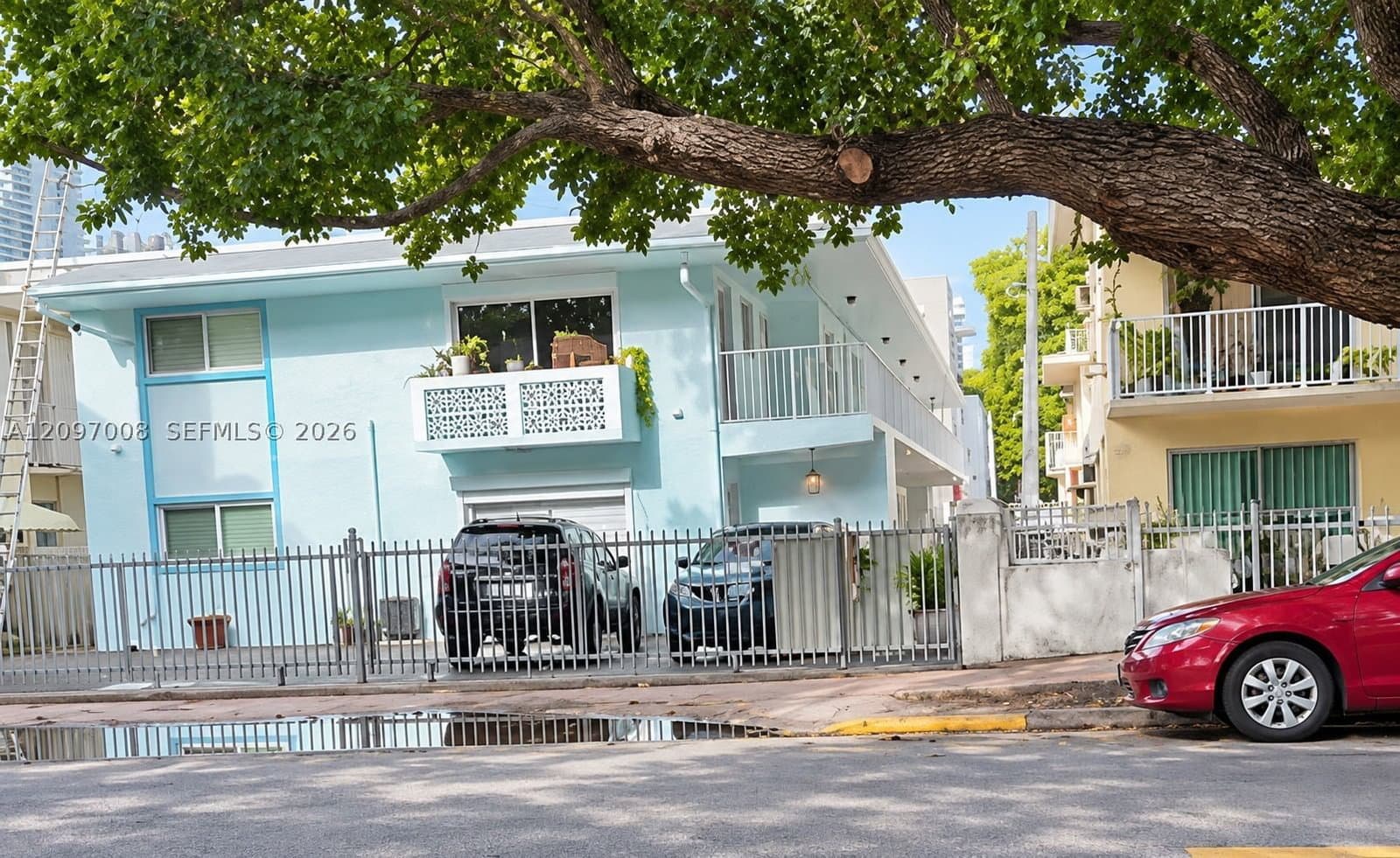 Condo — Miami Beach, FL 33139