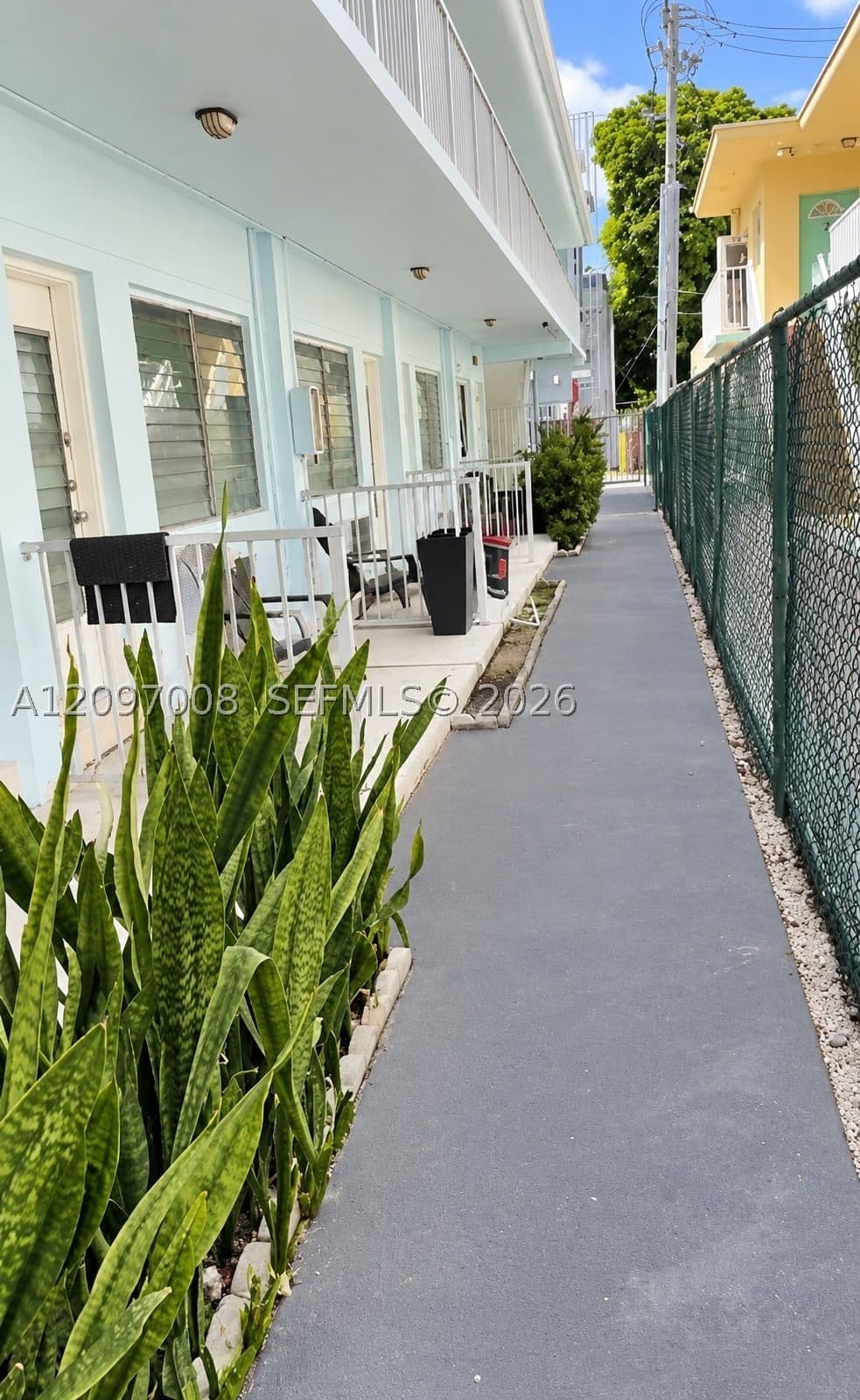 Condo — Miami Beach, FL 33139