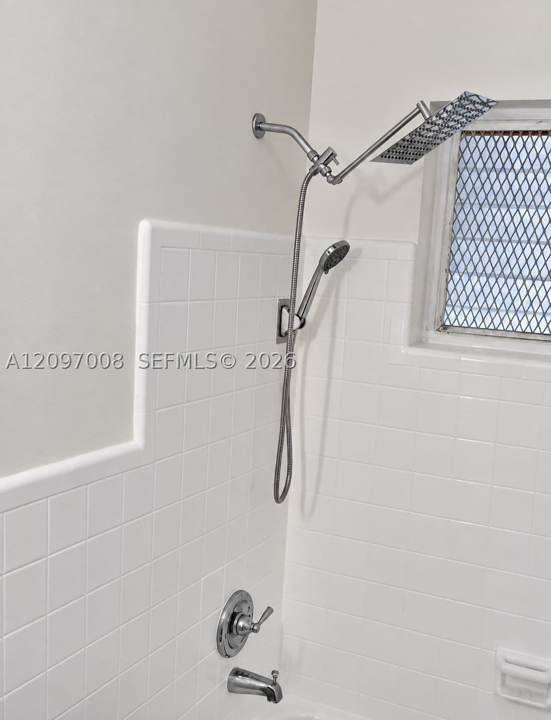 Condo — Miami Beach, FL 33139