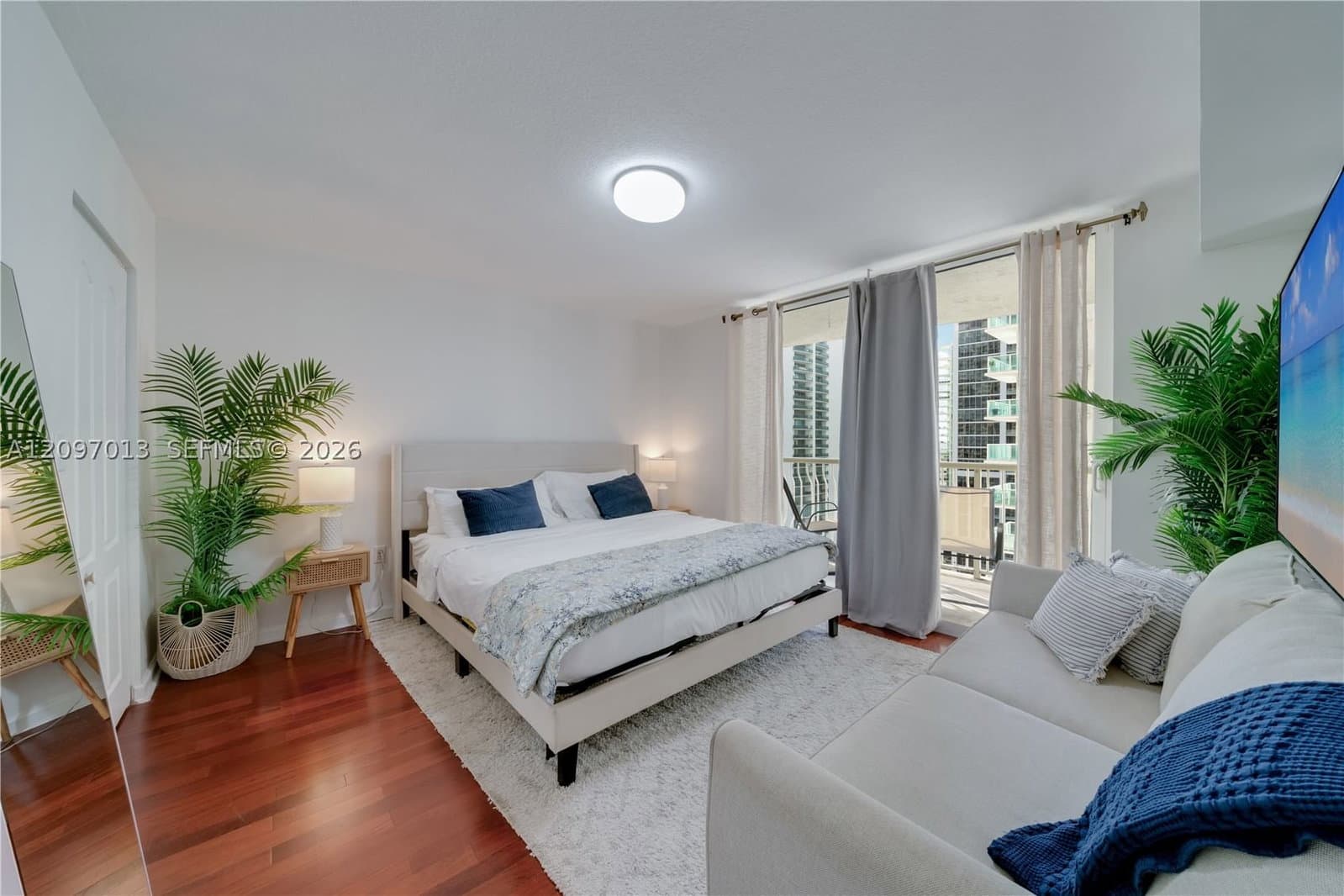 1+1 Condo — 1200 Brickell Bay Dr #1705, Miami, FL 33131