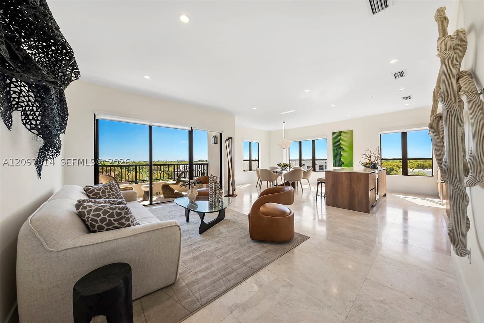 2+1 Daire — 701 Valencia Ave #301, Coral Gables, FL 33134
