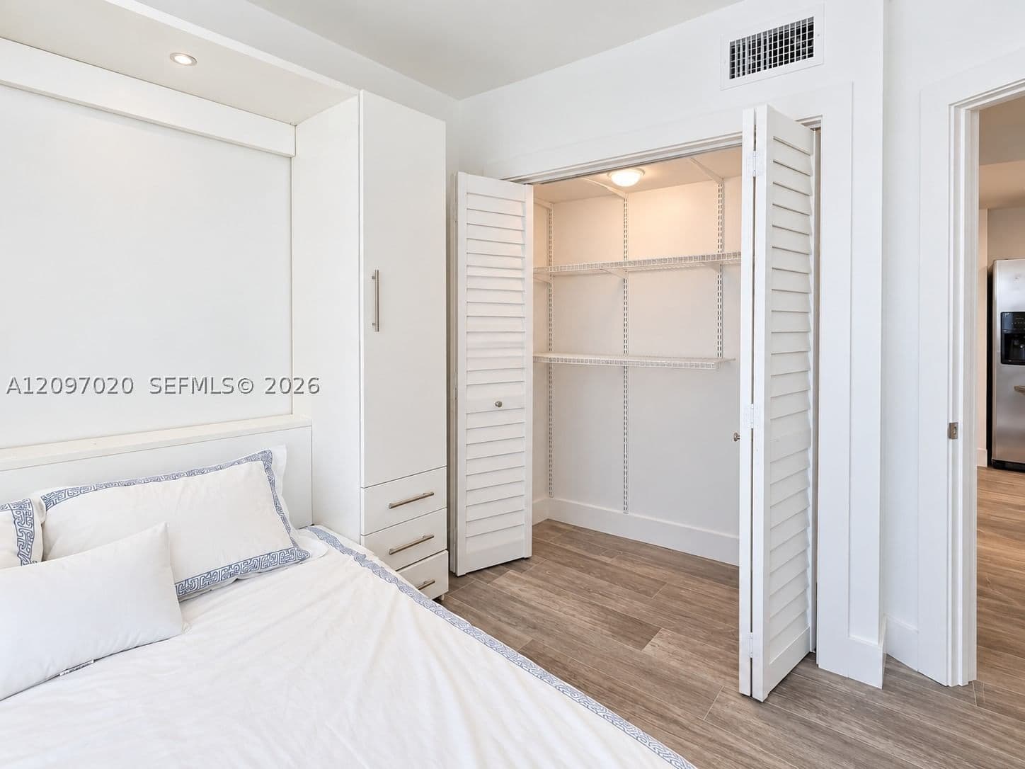 1-bedroom Condo — 2301 Collins Ave #742, Miami Beach, FL 33139