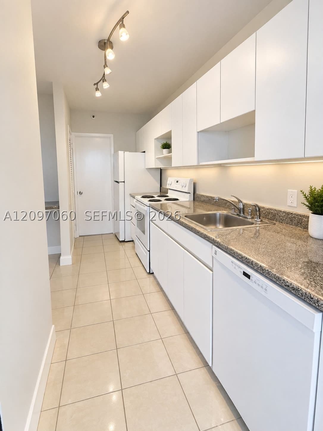 Condo — 100 Lincoln Rd #1537, Miami Beach, FL 33139