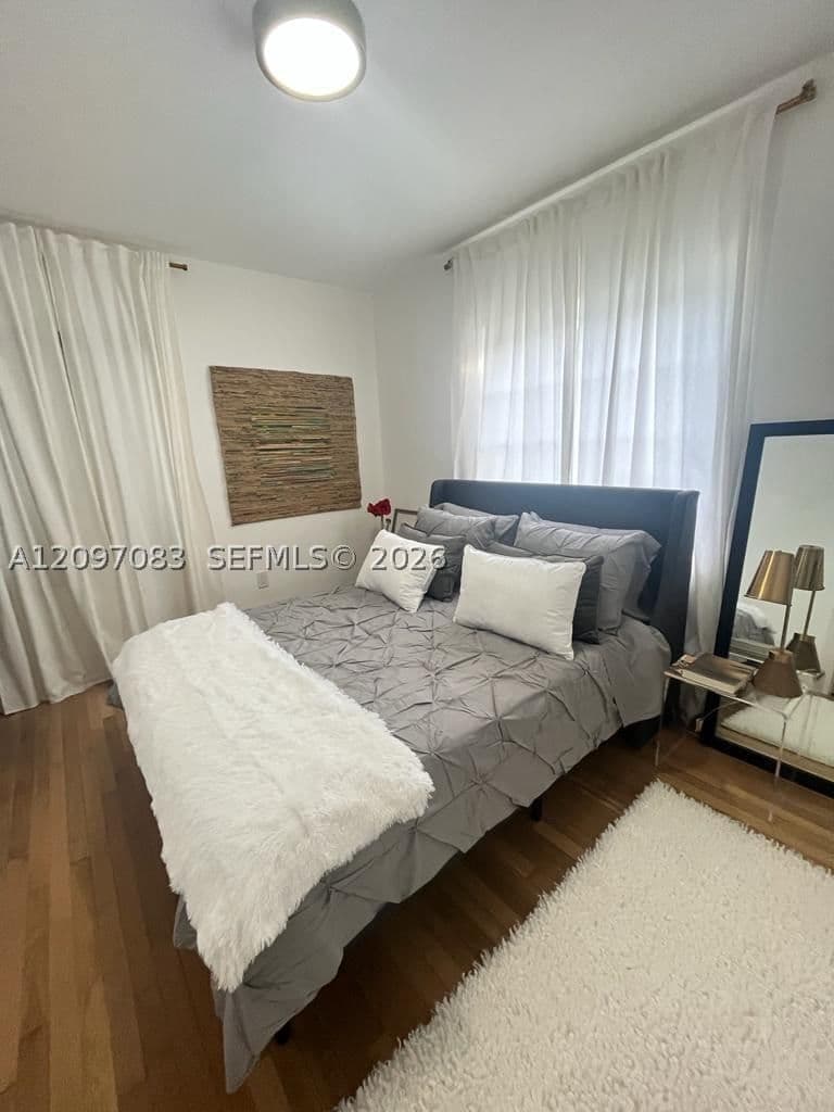 1+1 Müstakil ev — 1091 59th St, Miami, FL 33127