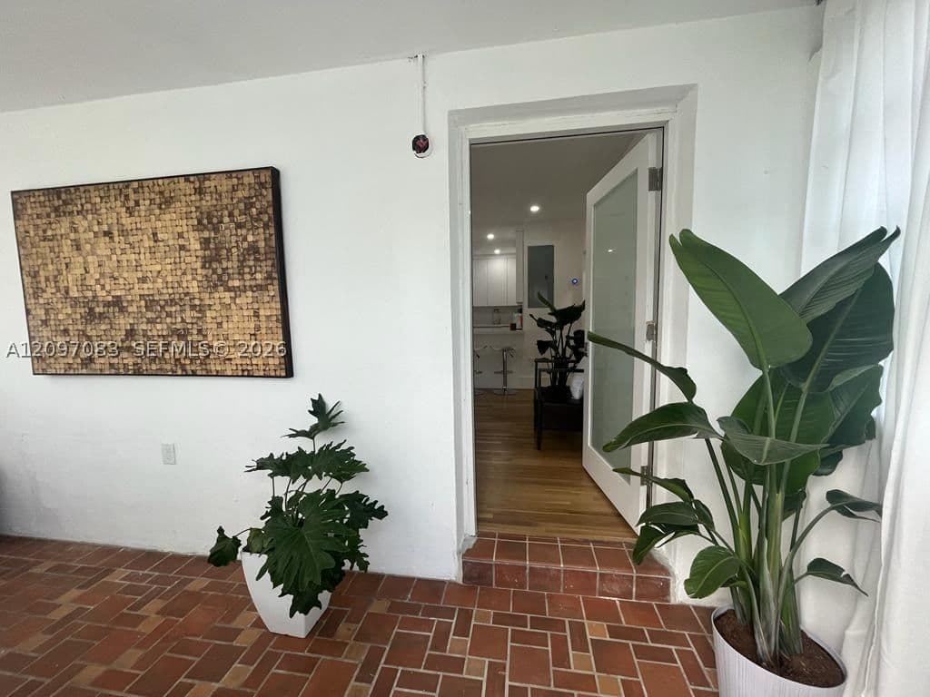 1+1 Müstakil ev — 1091 59th St, Miami, FL 33127