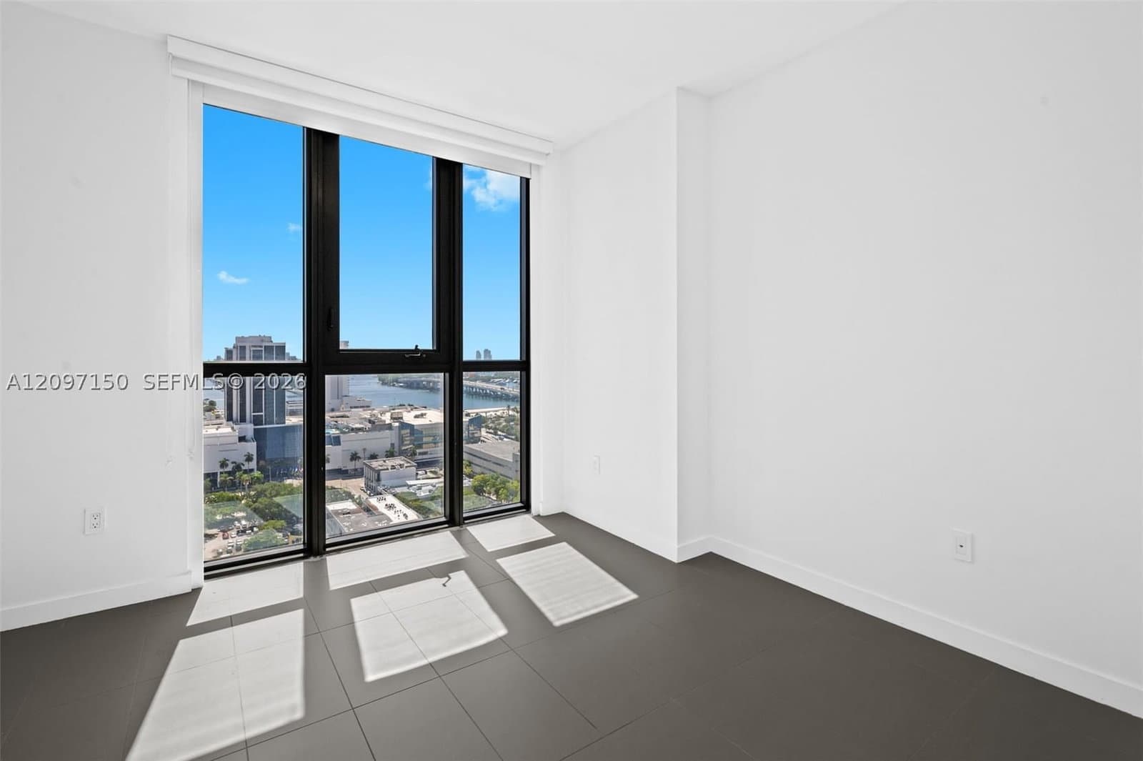 2+1 Condo — 1600 1st Ave #2420, Miami, FL 33132