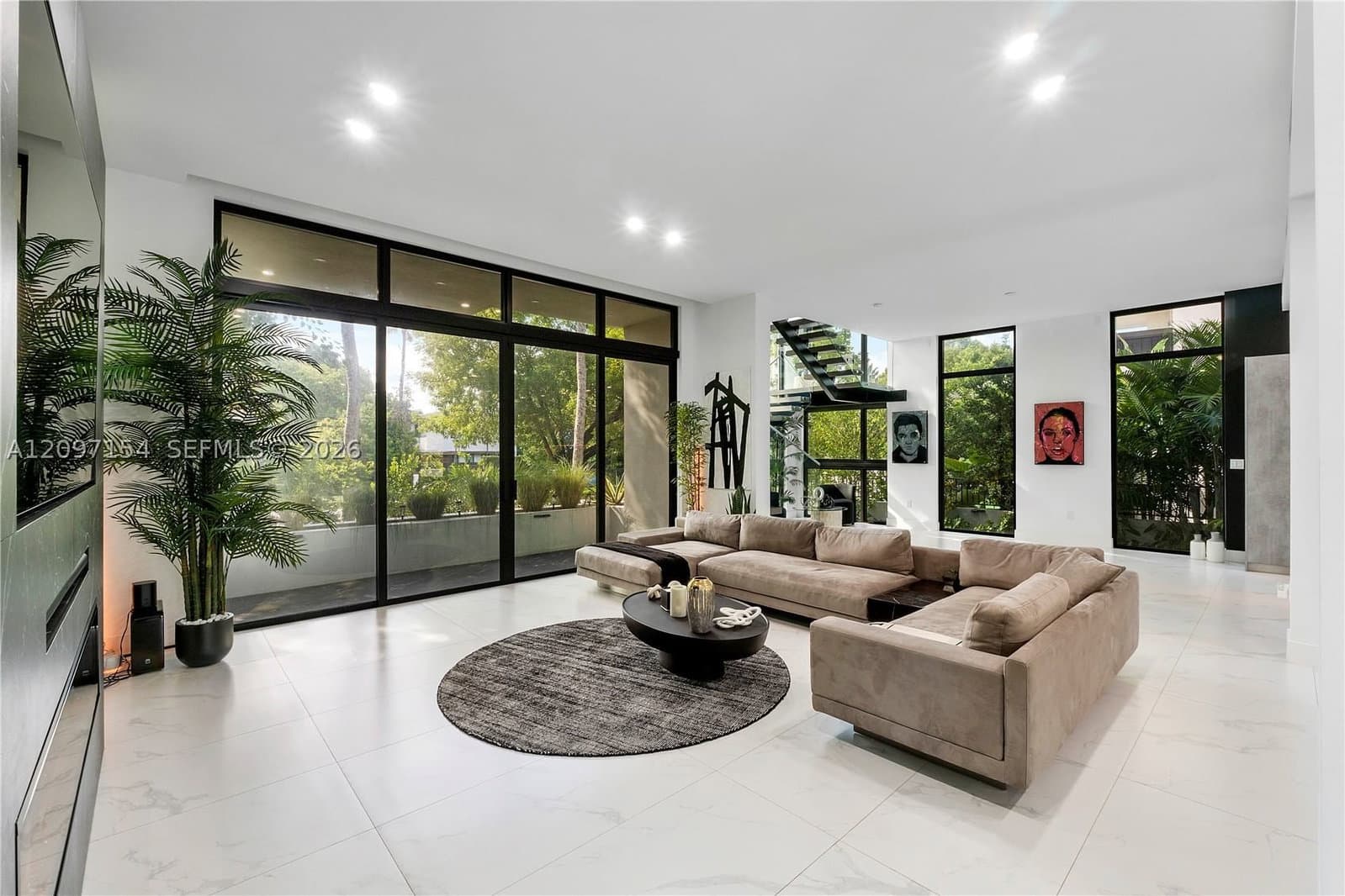 4+1 Müstakil ev — 4364 Alton Rd, Miami Beach, FL 33140
