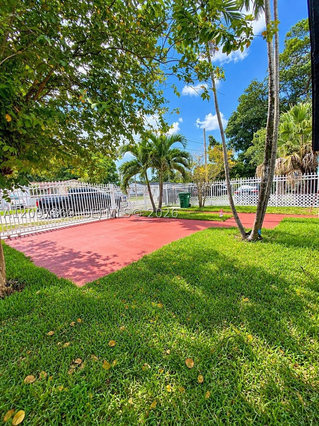 3+1 Müstakil ev — 3024 55th St, Miami, FL 33142