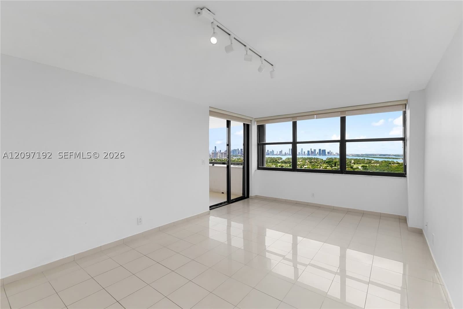 2+1 Condo — 2555 Collins Ave #2406, Miami Beach, FL 33140