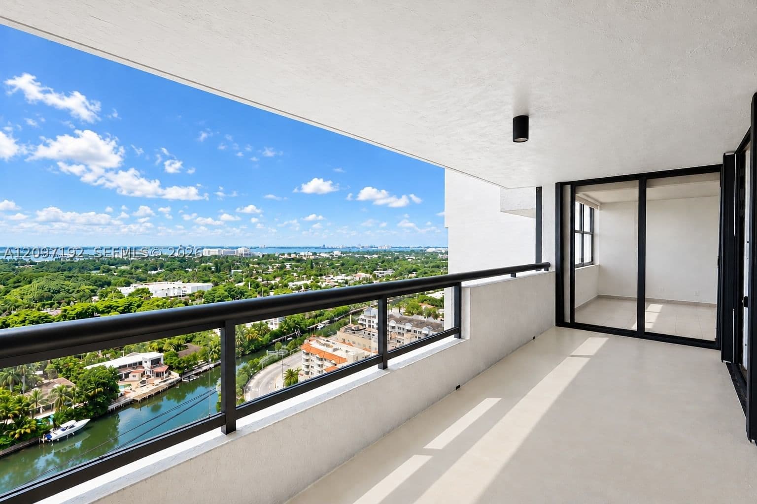 2+1 Condo — 2555 Collins Ave #2406, Miami Beach, FL 33140