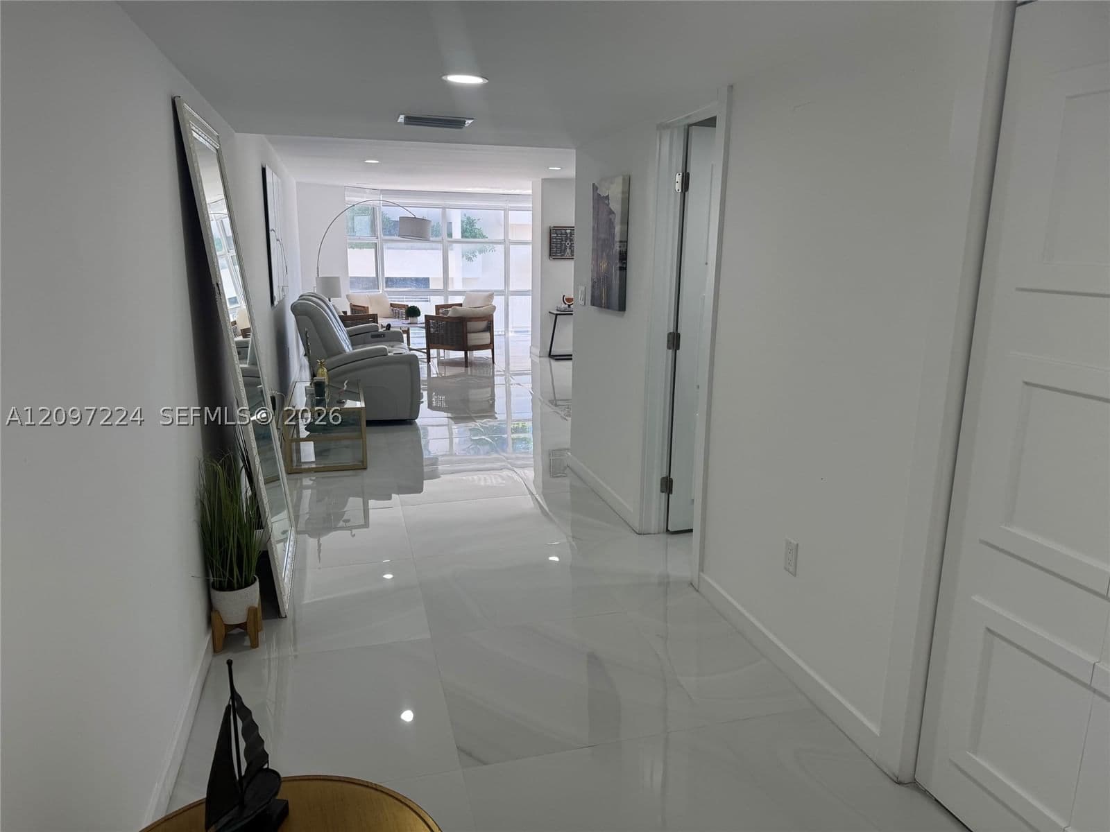1+1 Condo — 6423 Collins Ave #401, Miami Beach, FL 33141