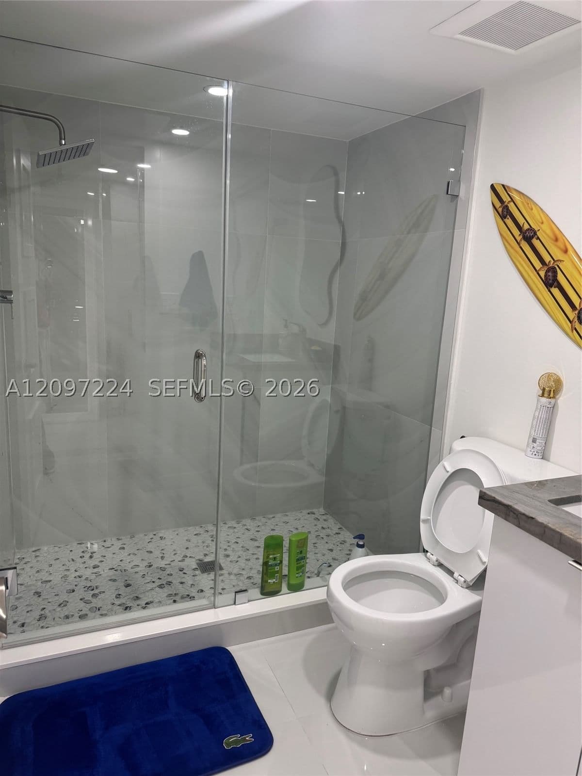 1+1 Condo — 6423 Collins Ave #401, Miami Beach, FL 33141