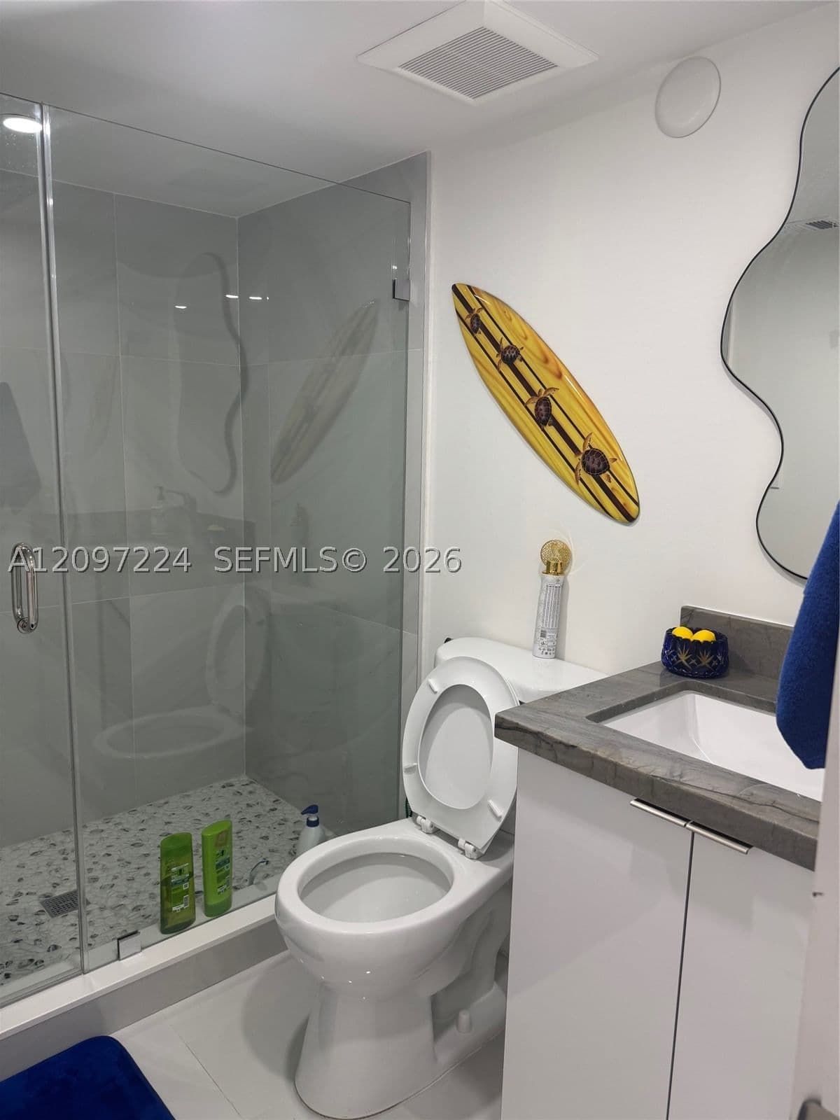 1+1 Condo — 6423 Collins Ave #401, Miami Beach, FL 33141