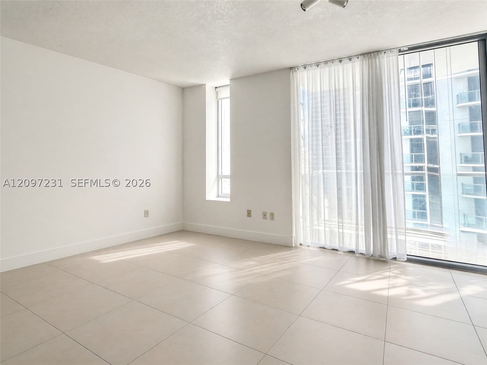1+1 Condo — 1050 Brickell Ave #3110, Miami, FL 33131