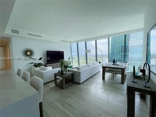 2+1 Condo — 1451 Brickell Ave #4204, Miami, FL 33131
