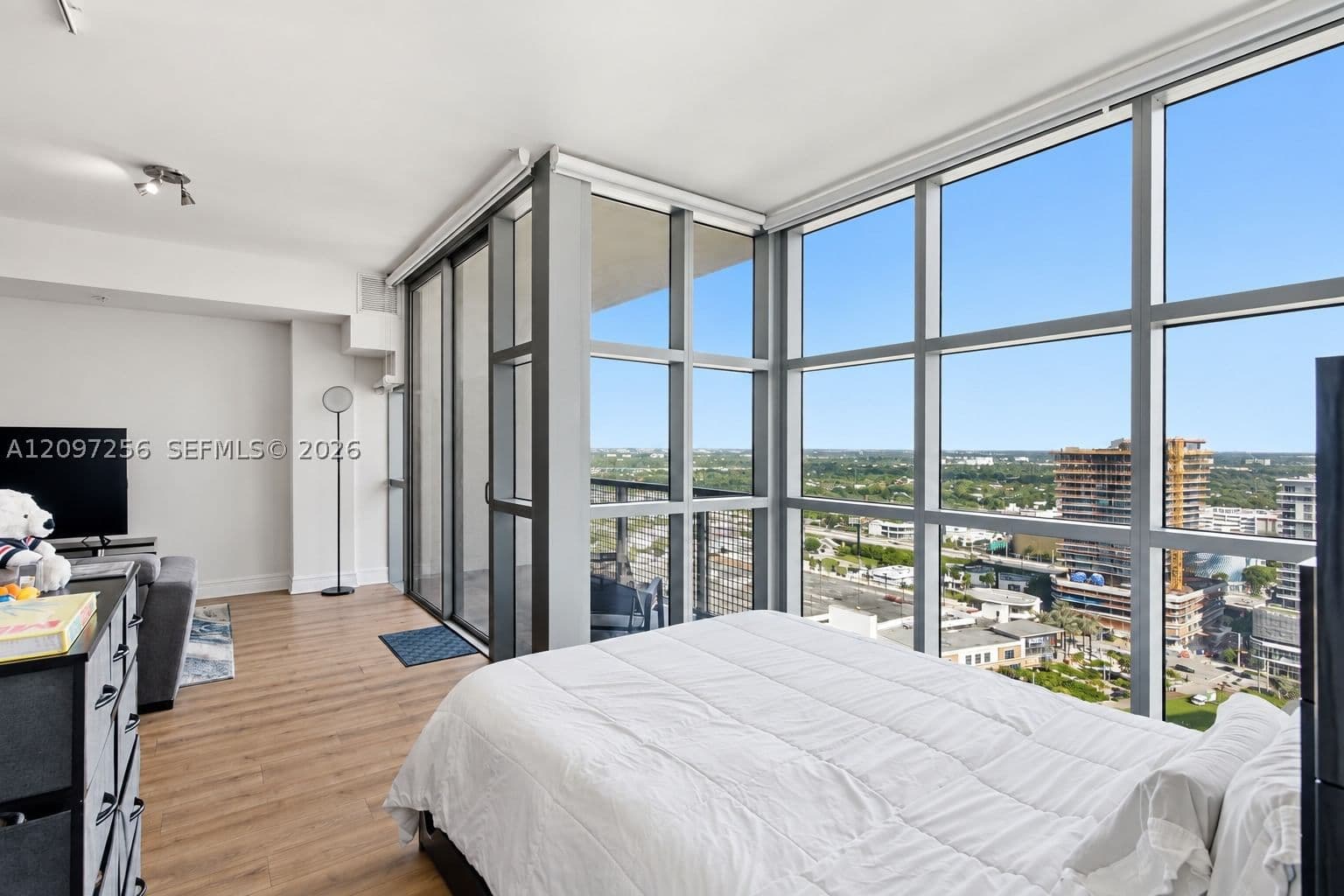 Condo — 3301 1st Ave #H2413, Miami, FL 33137