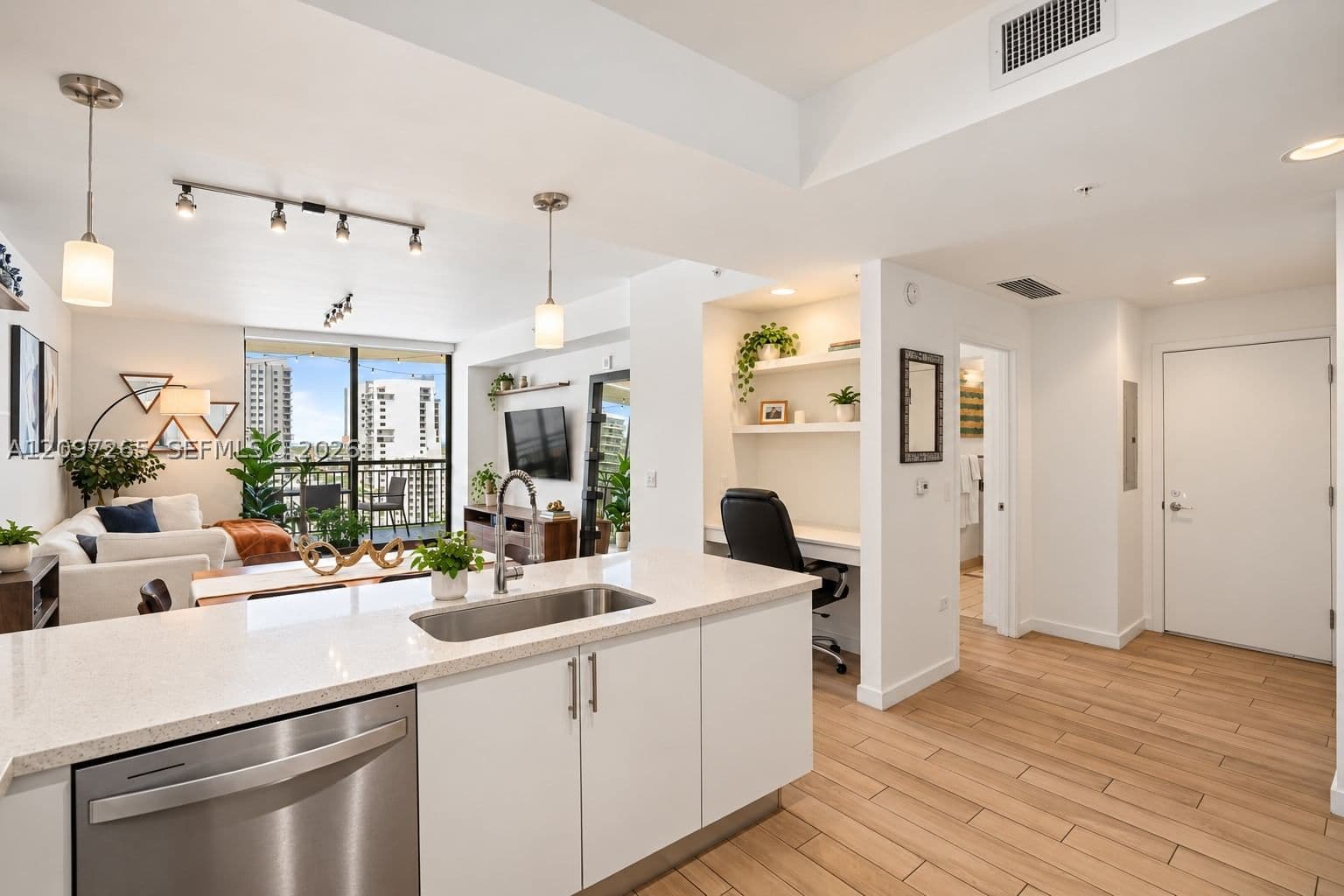 1+1 Condo — 999 1st Ave #1909, Miami, FL 33130