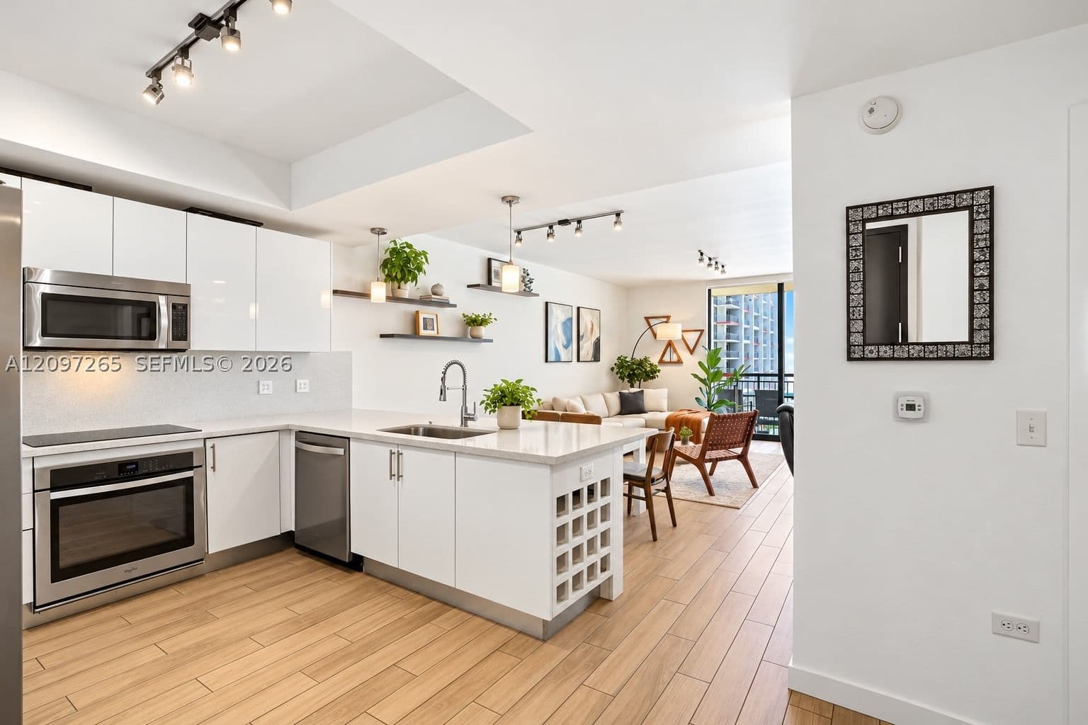 1+1 Condo — 999 1st Ave #1909, Miami, FL 33130