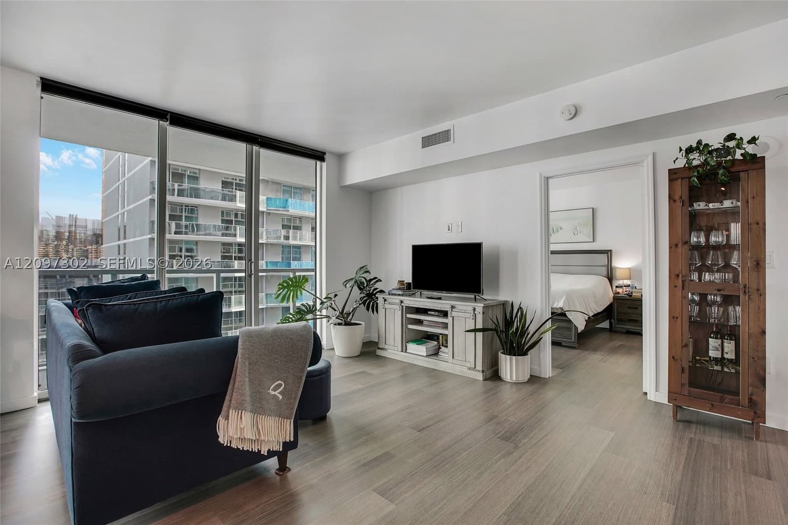 2+1 Condo — 55 6th St #3701, Miami, FL 33131
