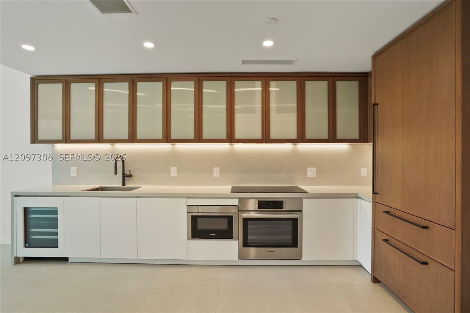 1+1 Condo — 2200 Brickell Ave #306, Miami, FL 33129